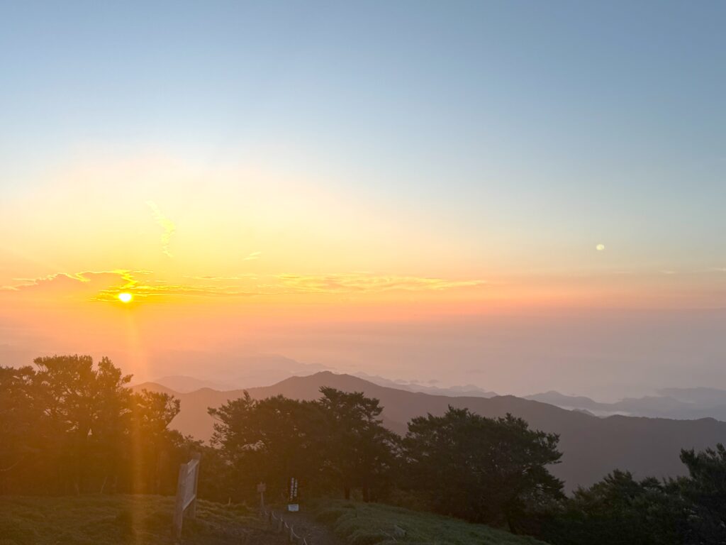 日出ケ丘からのご来光